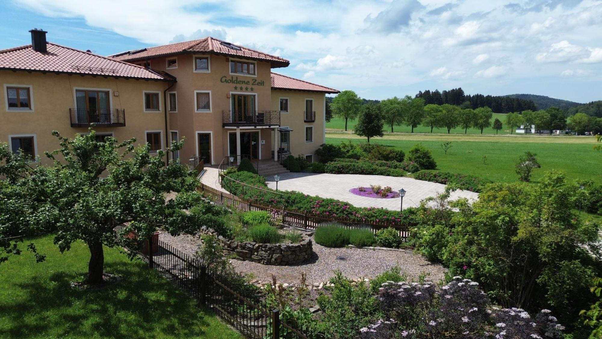 Naturhotel Goldene Zeit Georgenberg Exterior photo